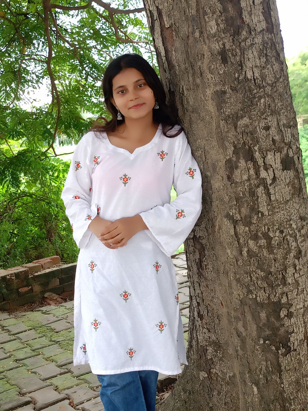 Sada bahar - white kurti