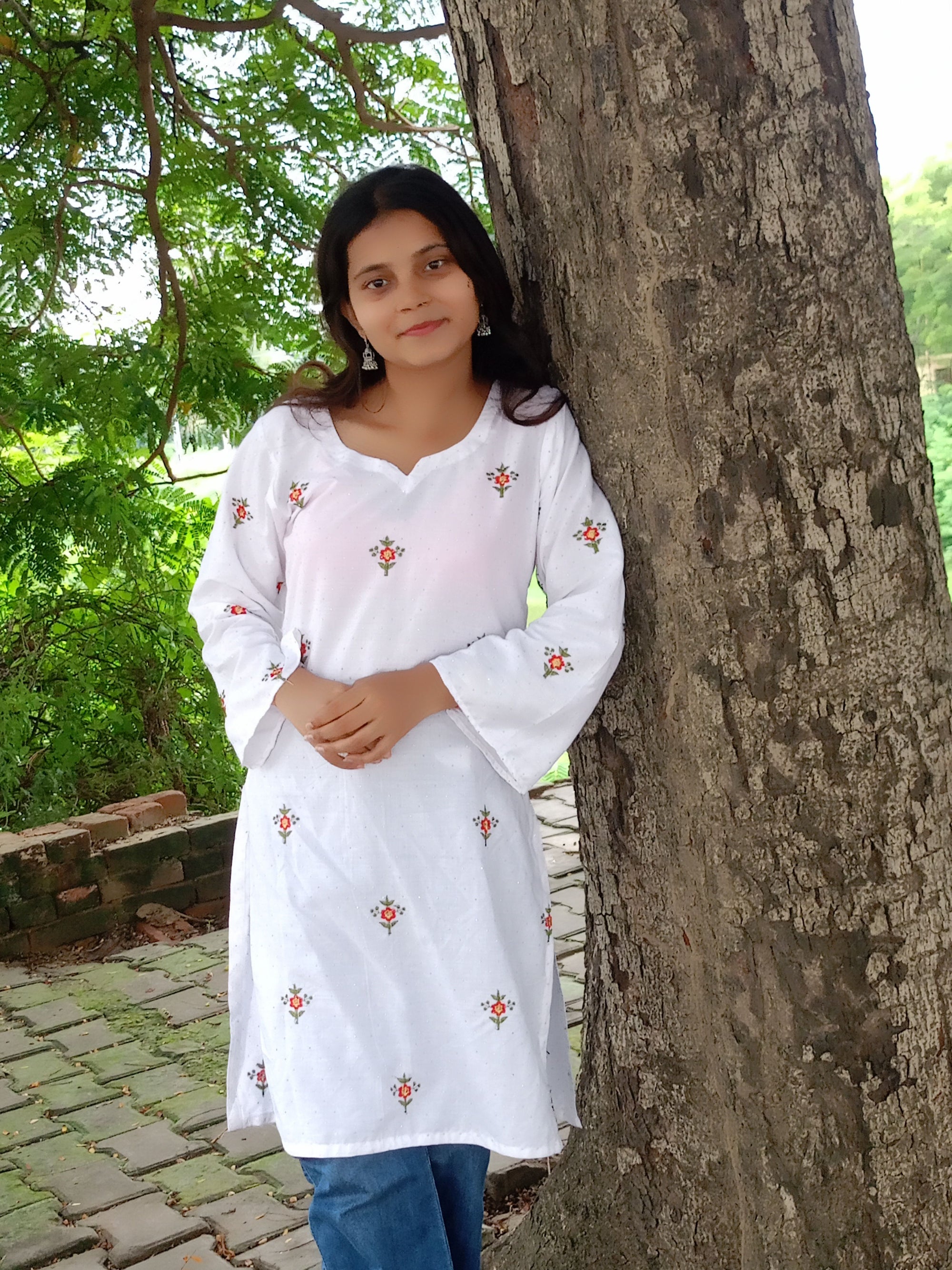 Sada bahar - white kurti