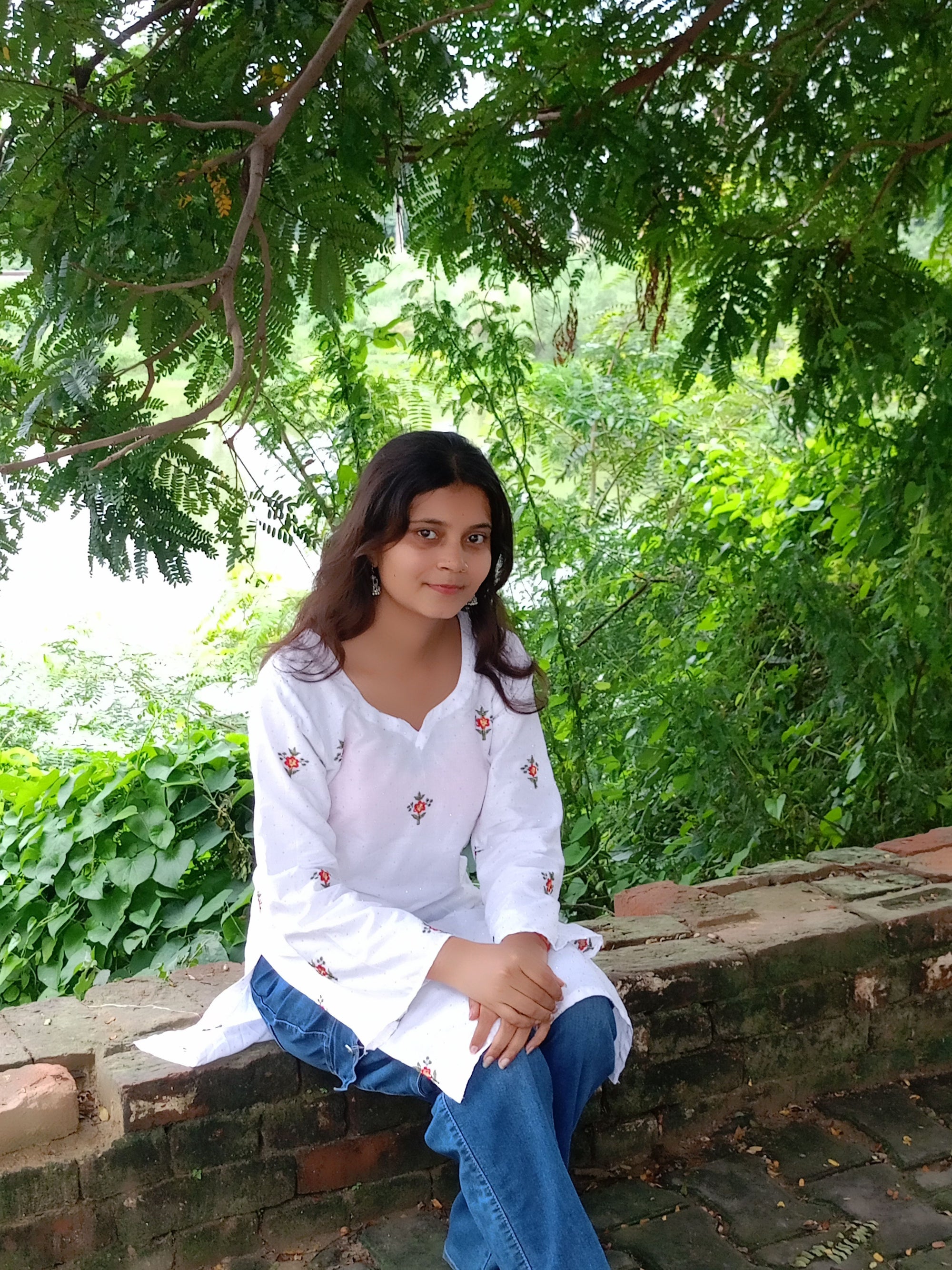 Sada bahar - white kurti