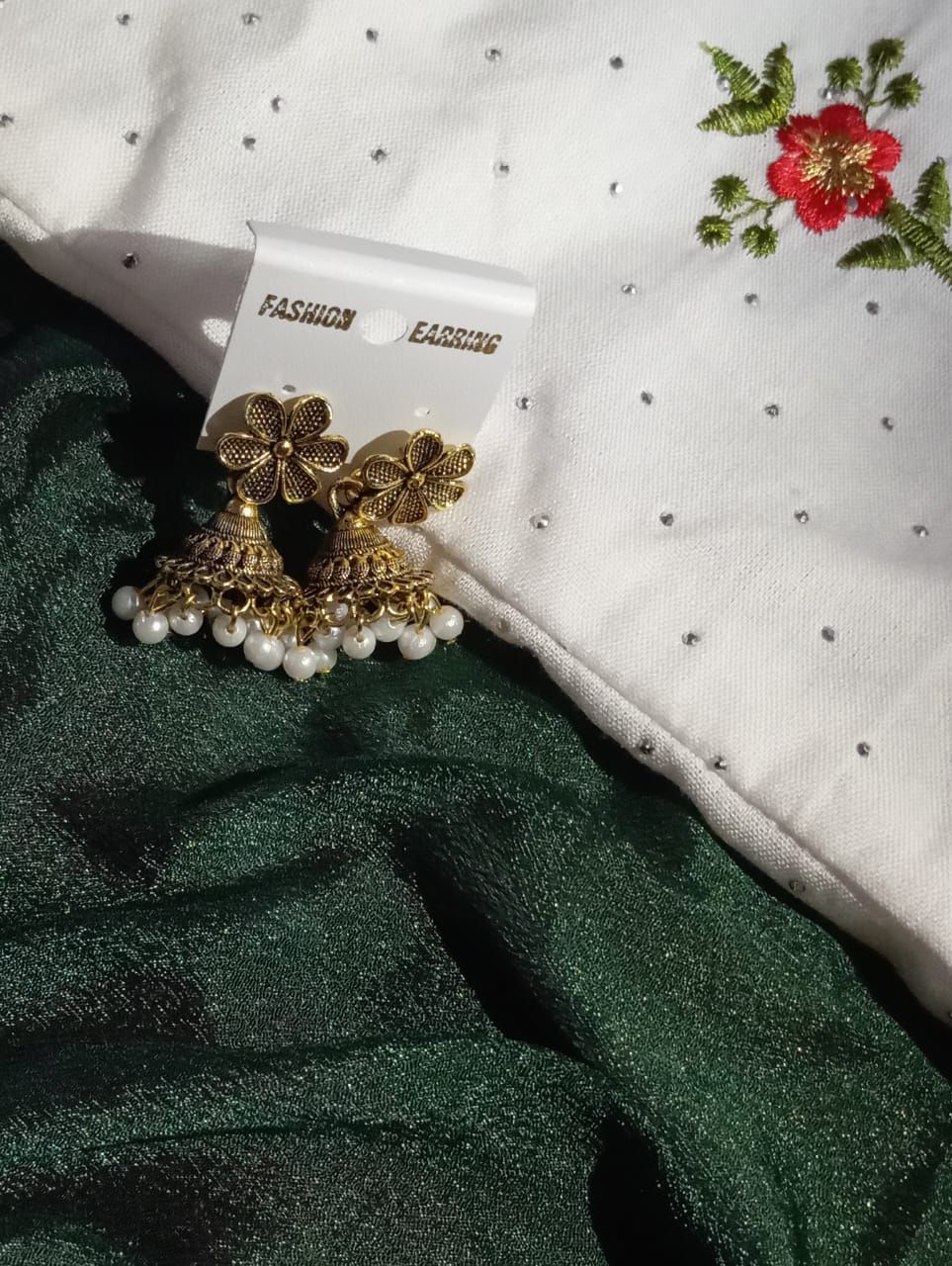 Sada bahar - white kurti